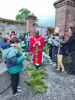 Dimanche Rameaux Père Gustave enfants